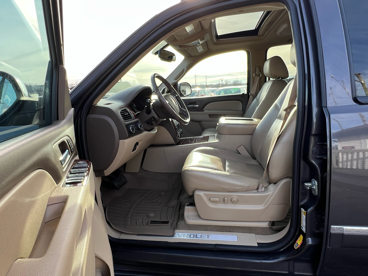 Chevrolet Suburban LTZ 1500 4WD 2011