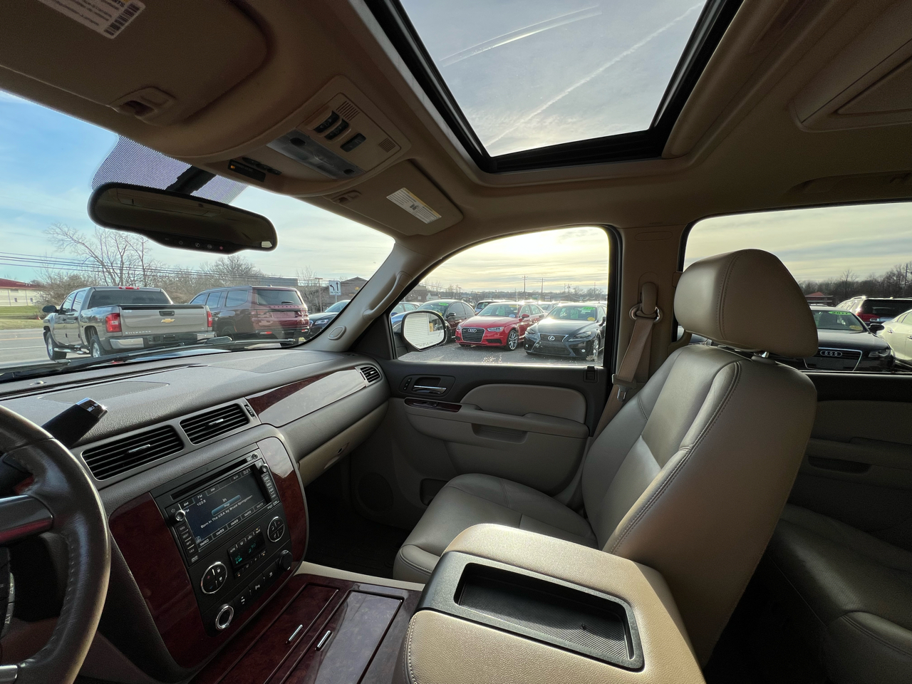 Chevrolet Suburban LTZ 1500 4WD 2011