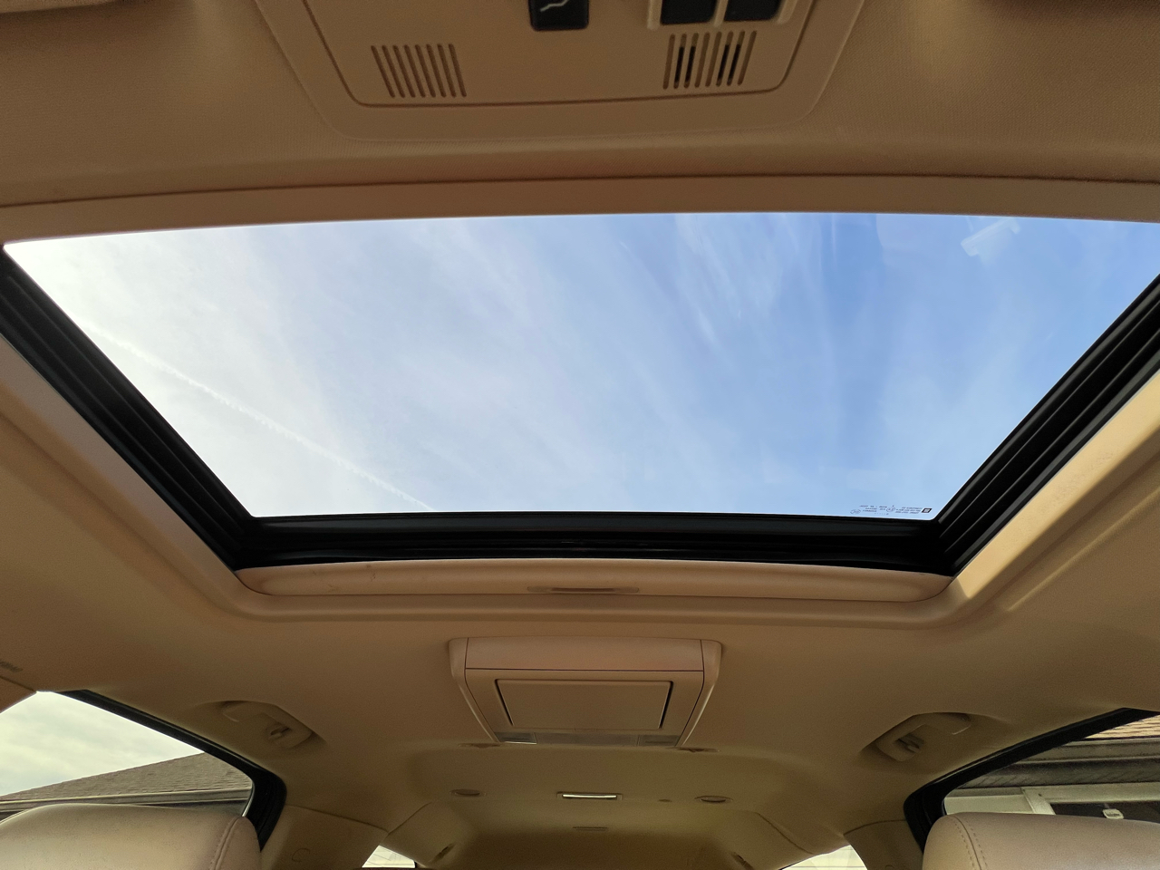 Chevrolet Suburban LTZ 1500 4WD 2011