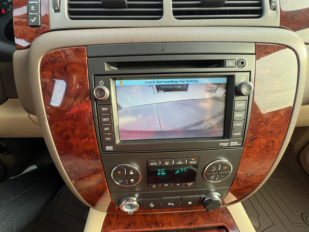 Chevrolet Suburban LTZ 1500 4WD 2011