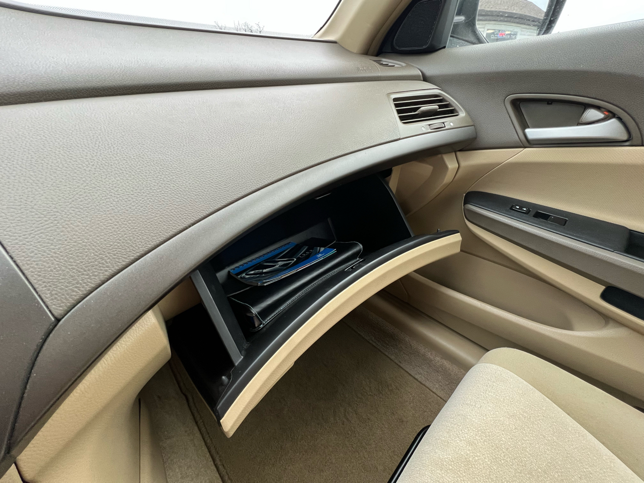 Honda Accord LX sedan AT 2009