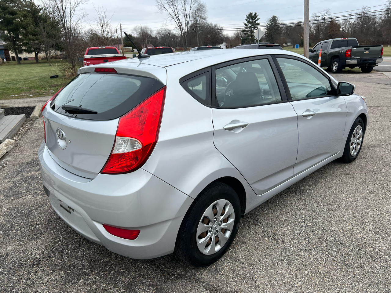 Hyundai Accent SE 5-Door 6A 2017