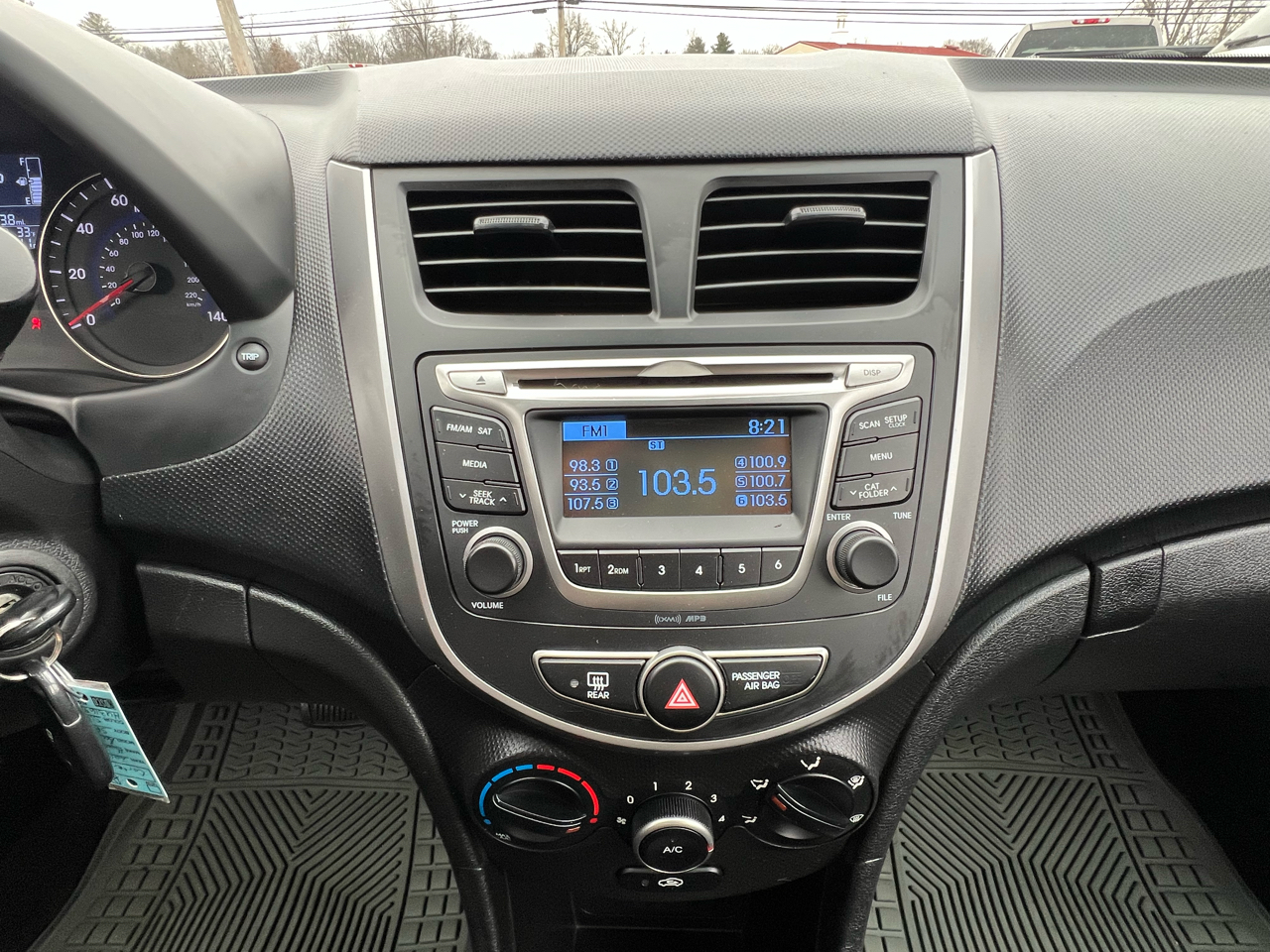 Hyundai Accent SE 5-Door 6A 2017