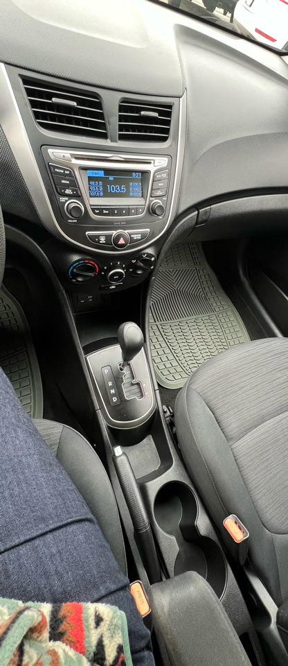 Hyundai Accent SE 5-Door 6A 2017