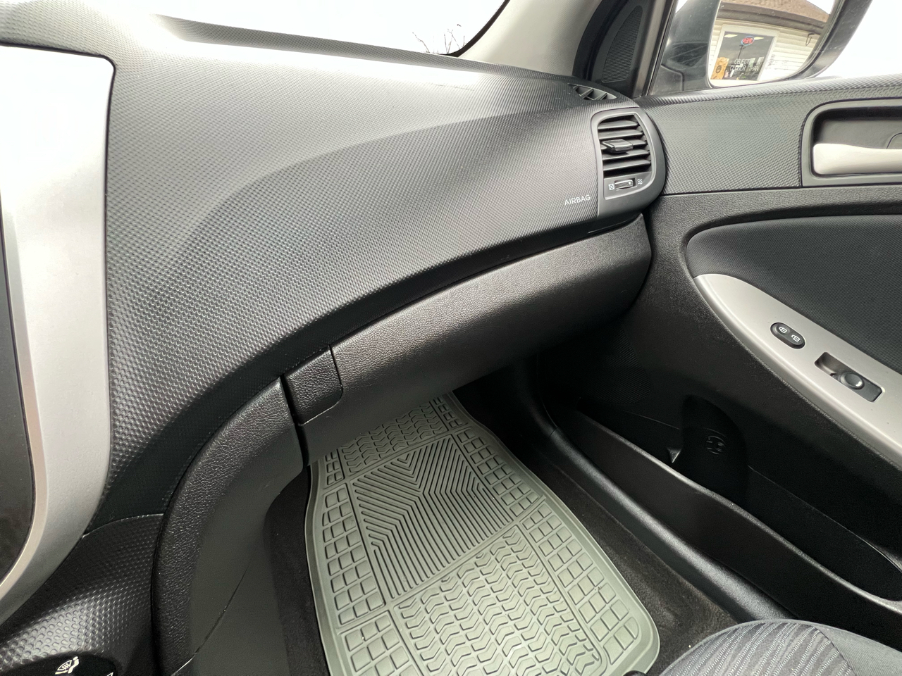 Hyundai Accent SE 5-Door 6A 2017