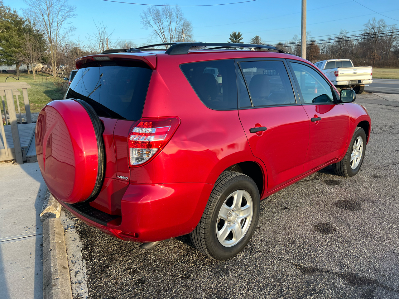 Toyota RAV4 Base I4 4WD 2012