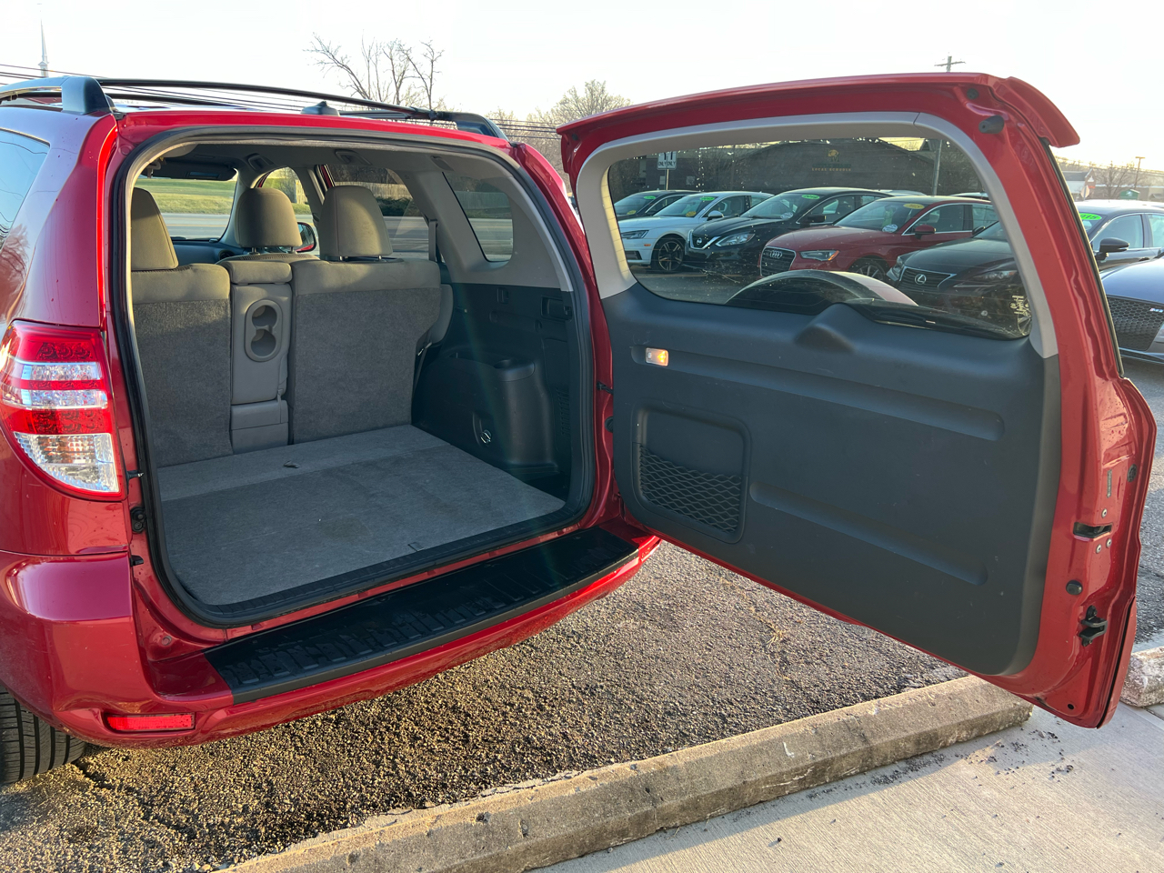 Toyota RAV4 Base I4 4WD 2012