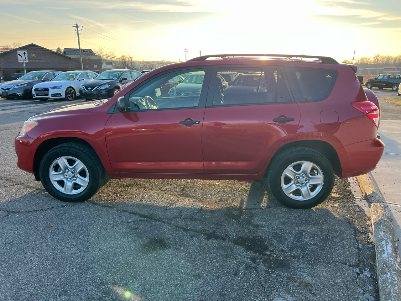 Toyota RAV4 Base I4 4WD 2012