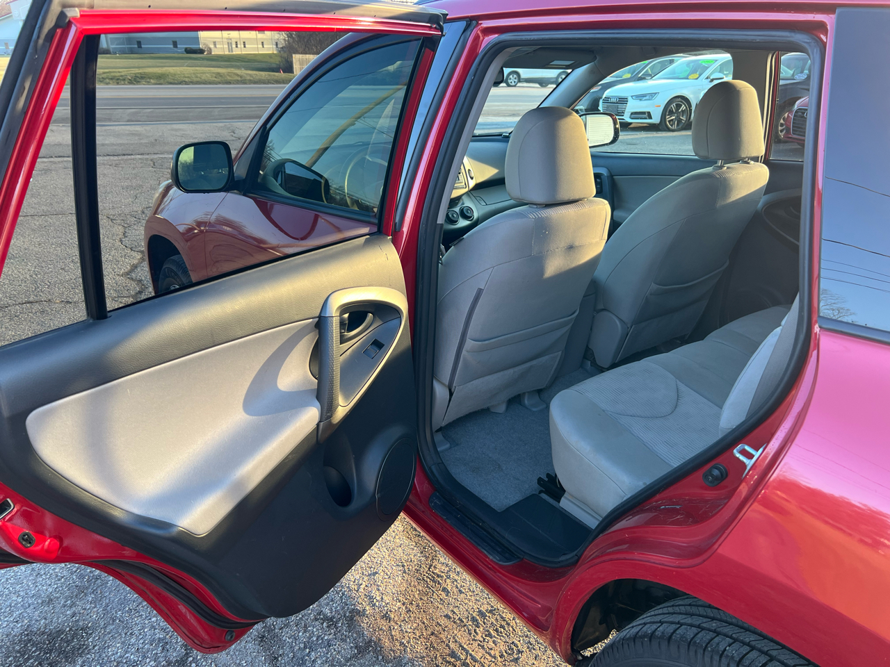 Toyota RAV4 Base I4 4WD 2012