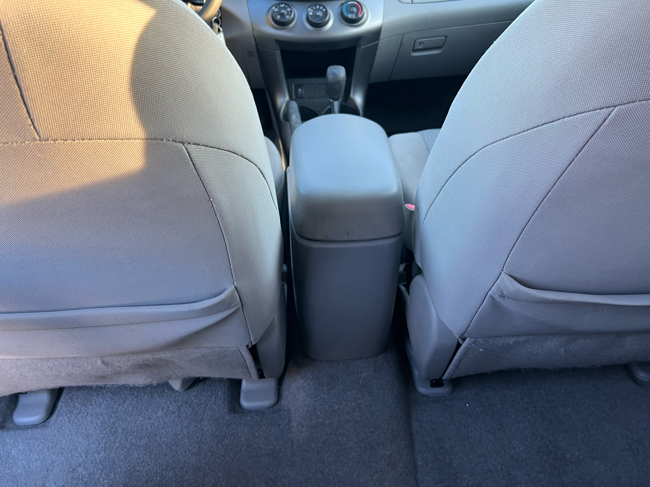 Toyota RAV4 Base I4 4WD 2012