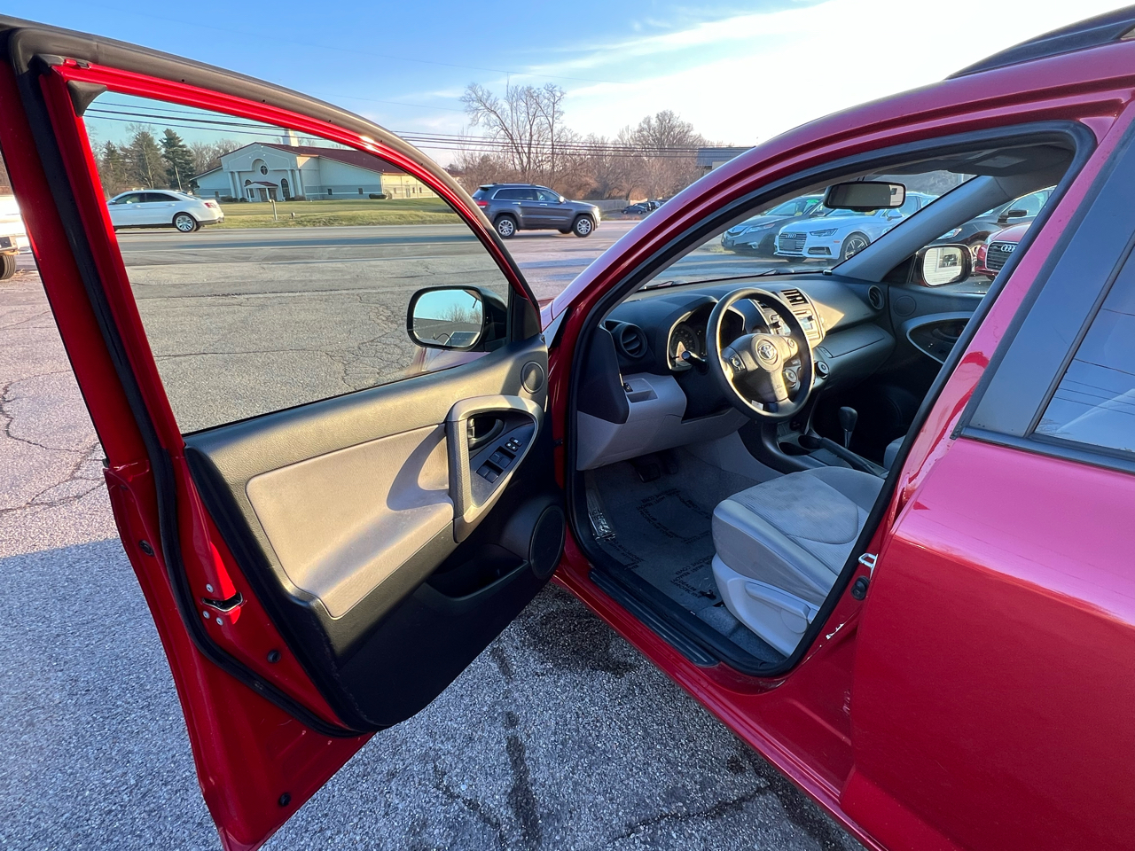 Toyota RAV4 Base I4 4WD 2012