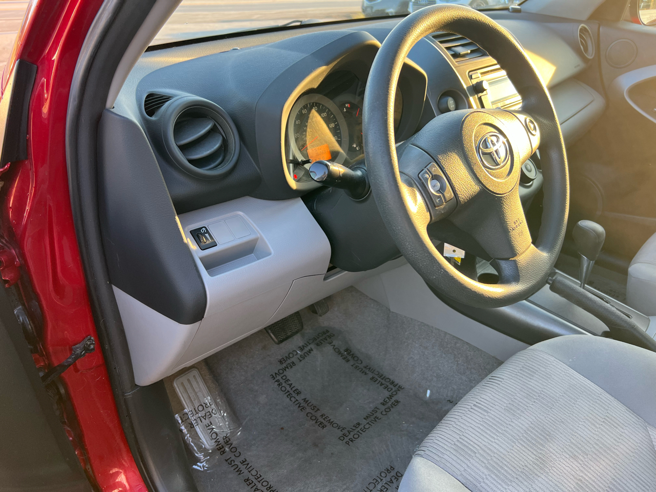 Toyota RAV4 Base I4 4WD 2012