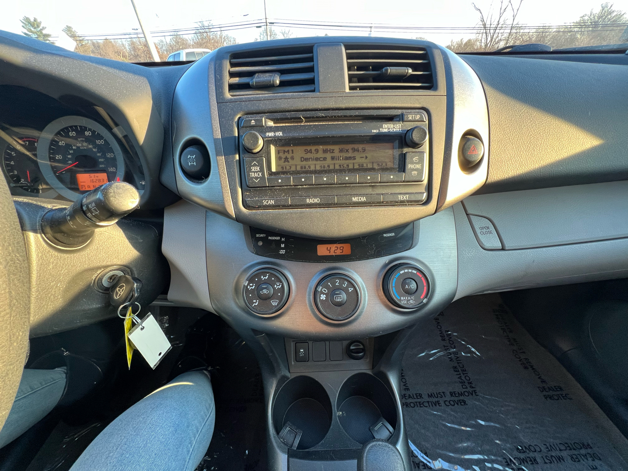 Toyota RAV4 Base I4 4WD 2012