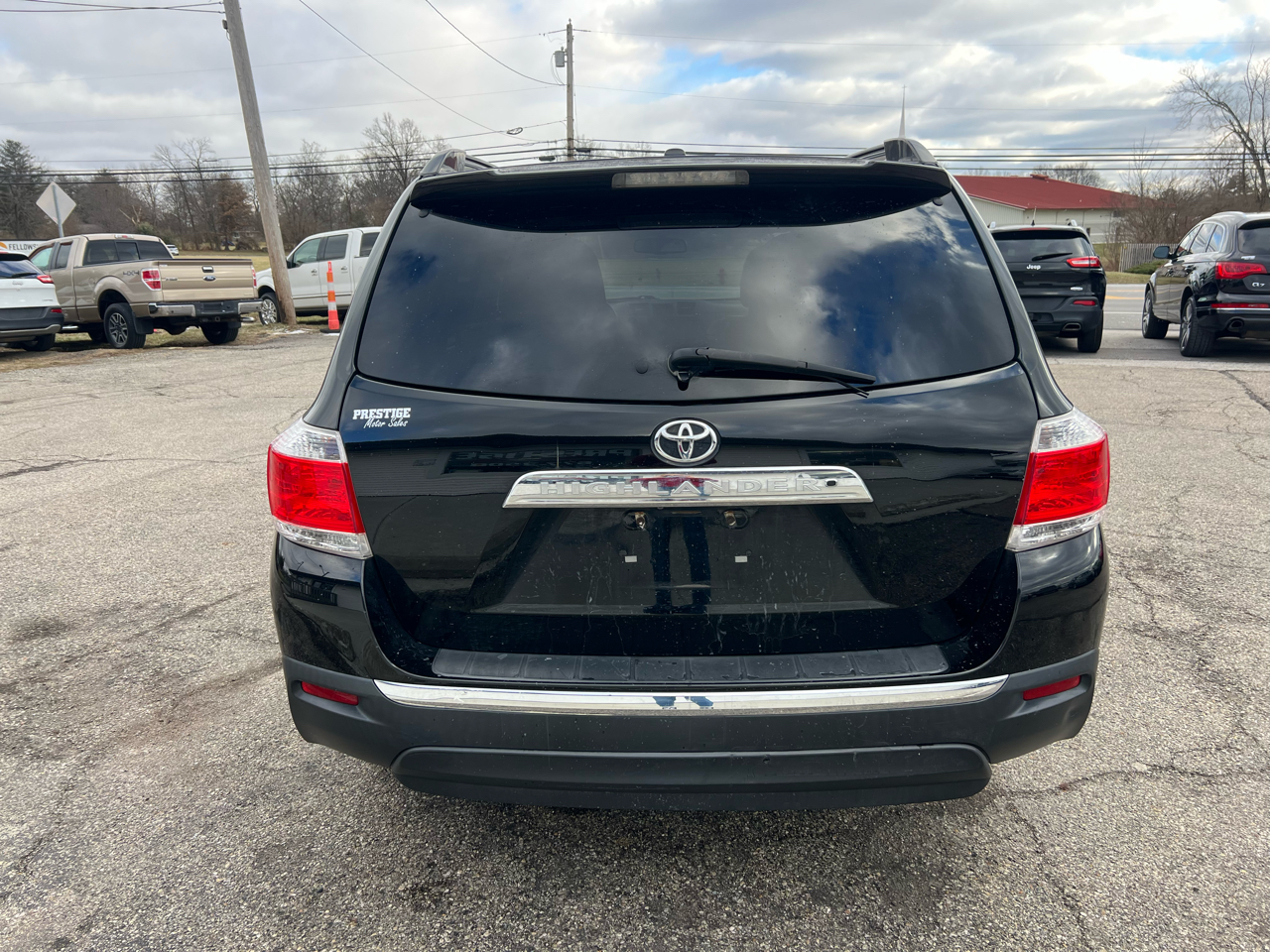 Toyota Highlander Base 2WD V6 2011