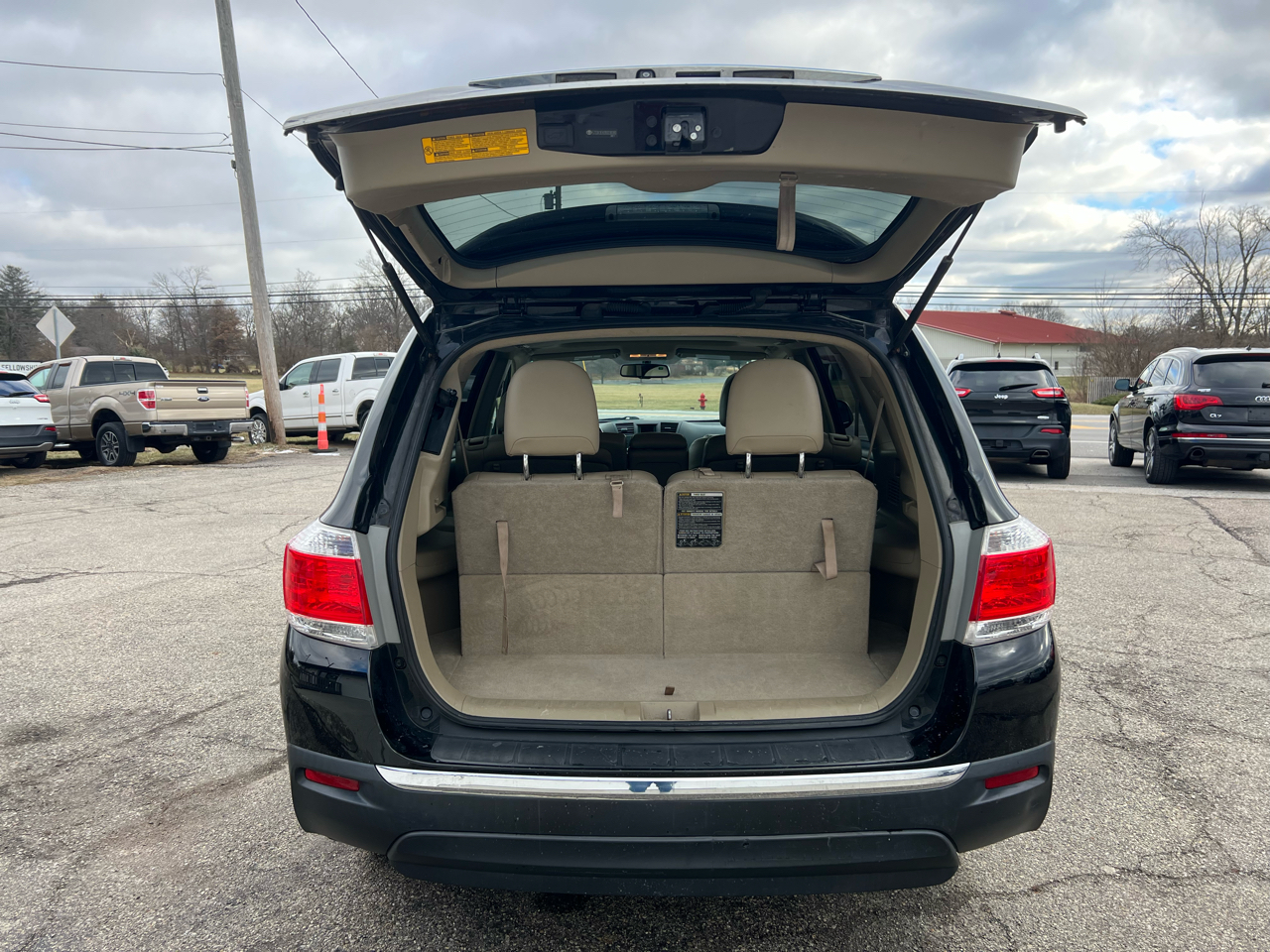 Toyota Highlander Base 2WD V6 2011