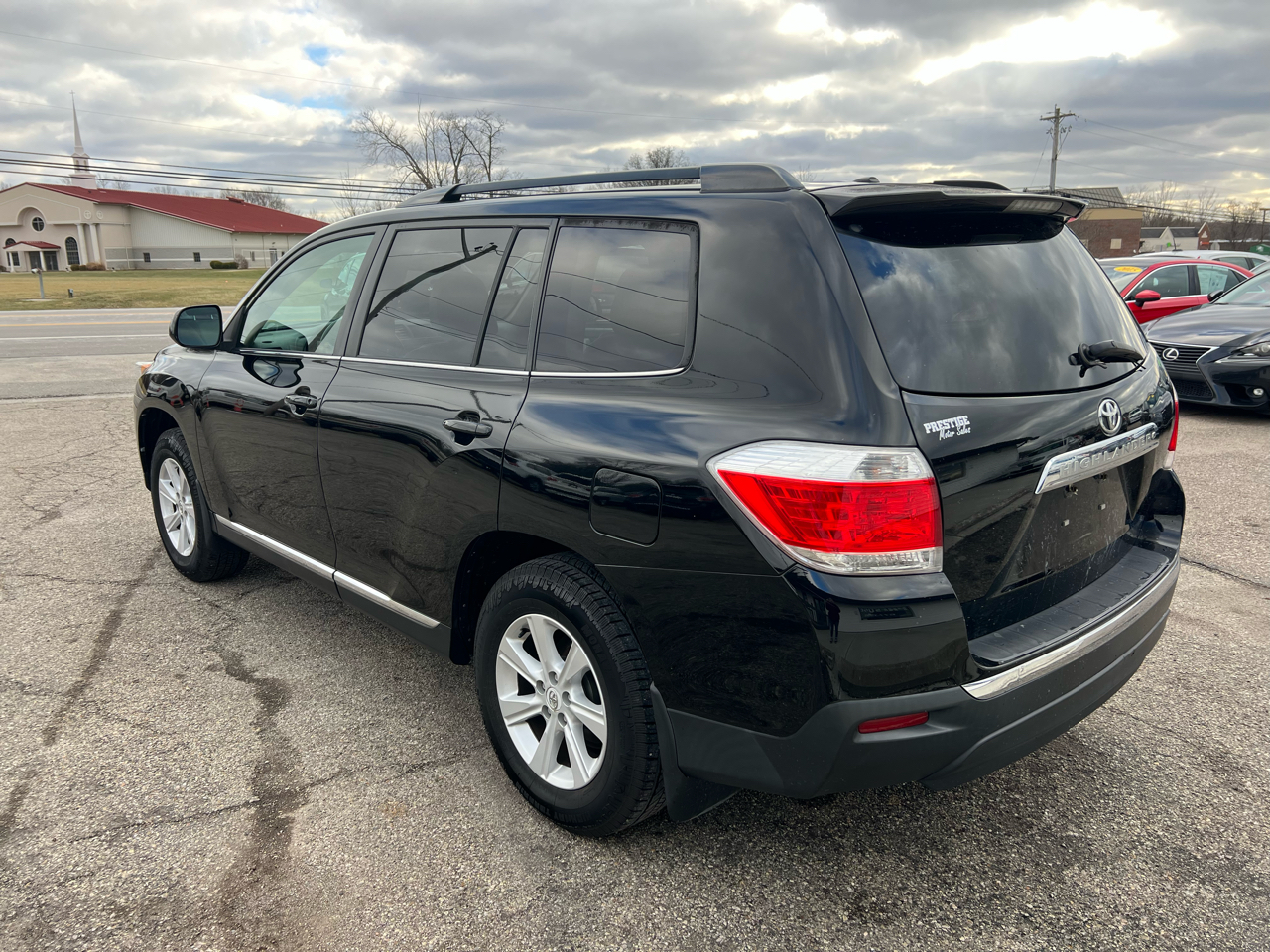 Toyota Highlander Base 2WD V6 2011