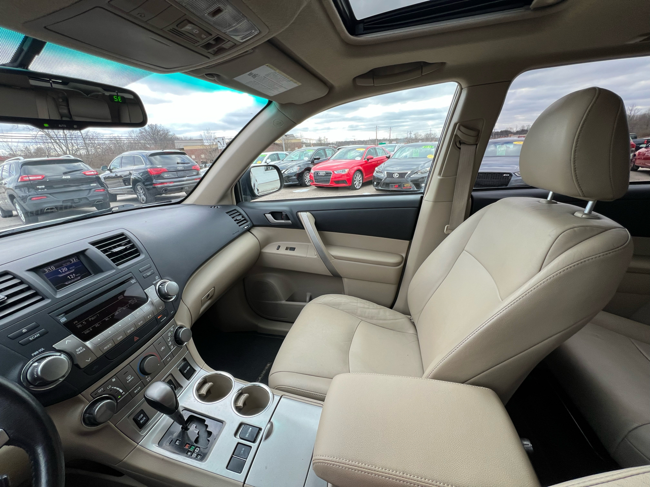 Toyota Highlander Base 2WD V6 2011