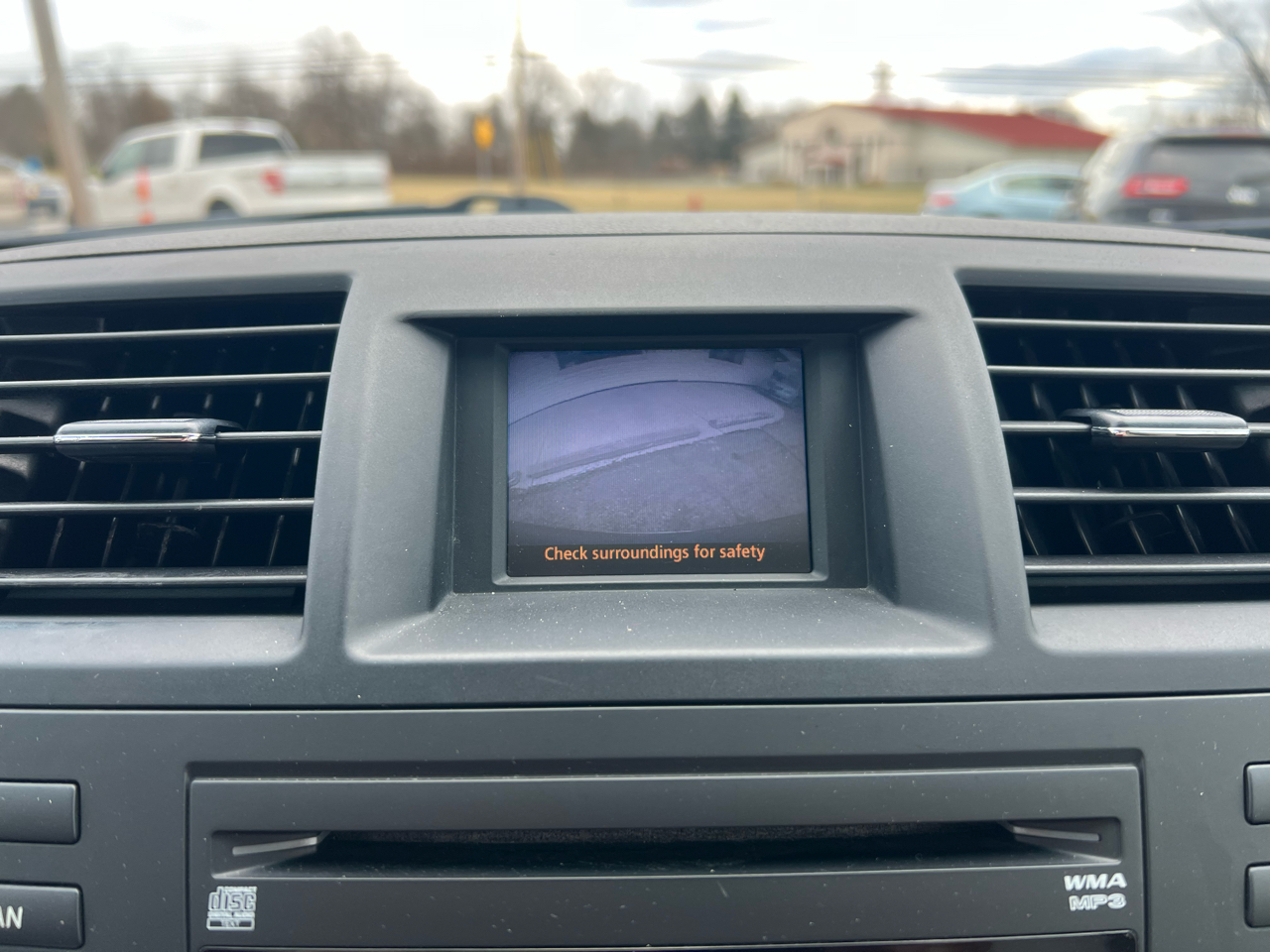 Toyota Highlander Base 2WD V6 2011