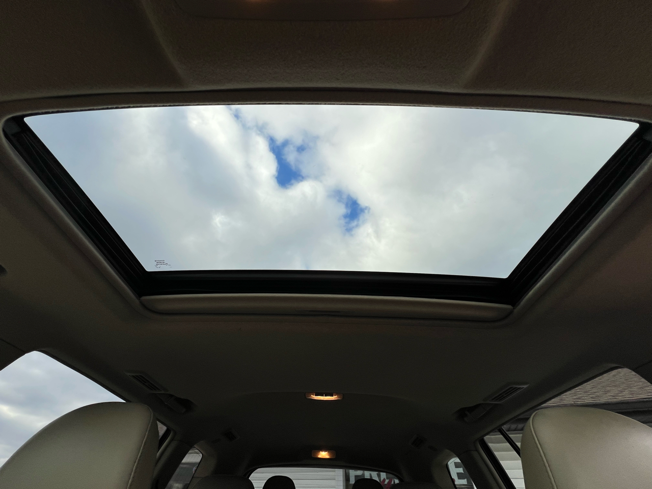 Toyota Highlander Base 2WD V6 2011