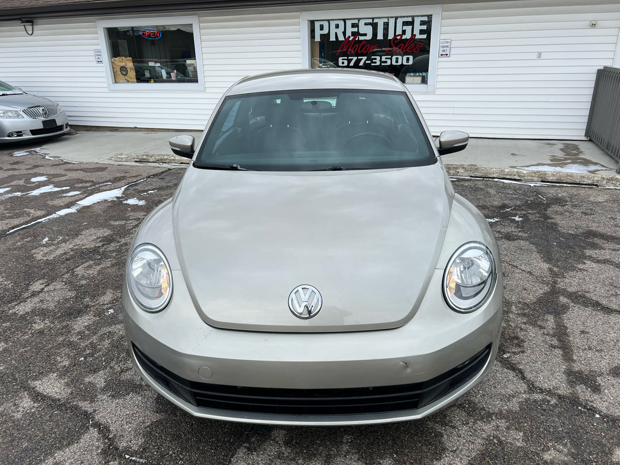 Volkswagen Beetle 2.5L 2D Coupe 2012