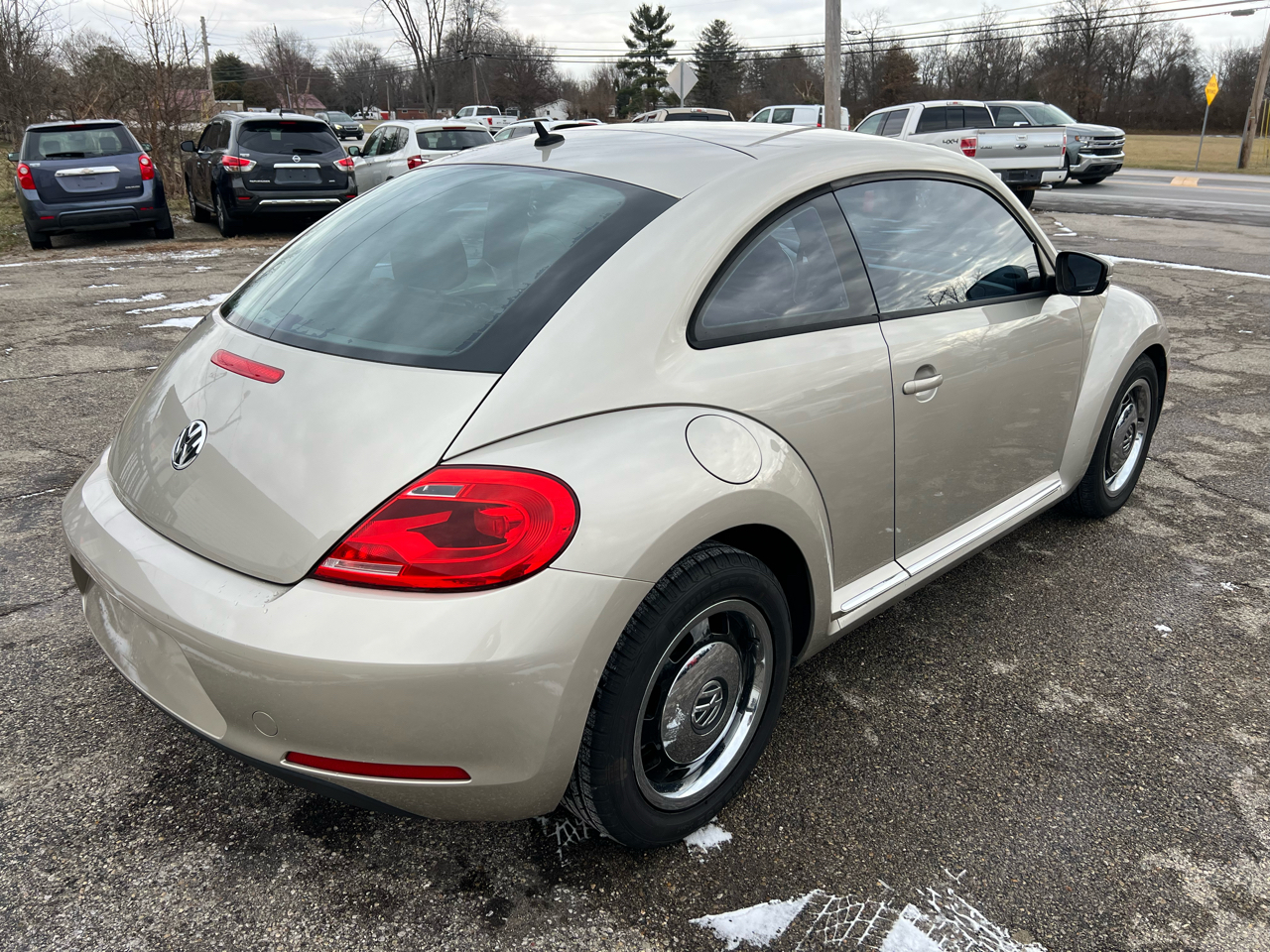 Volkswagen Beetle 2.5L 2D Coupe 2012