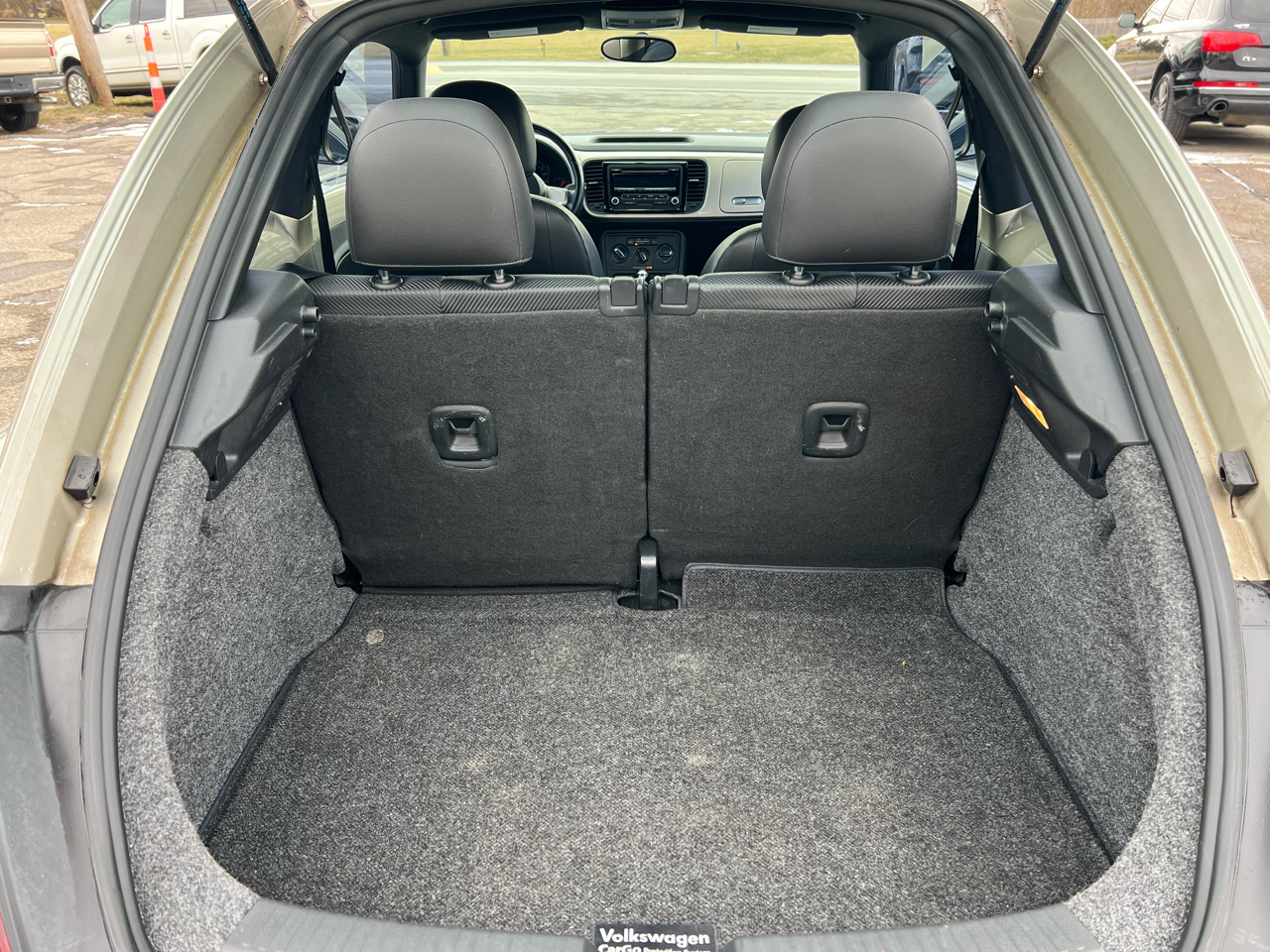 Volkswagen Beetle 2.5L 2D Coupe 2012