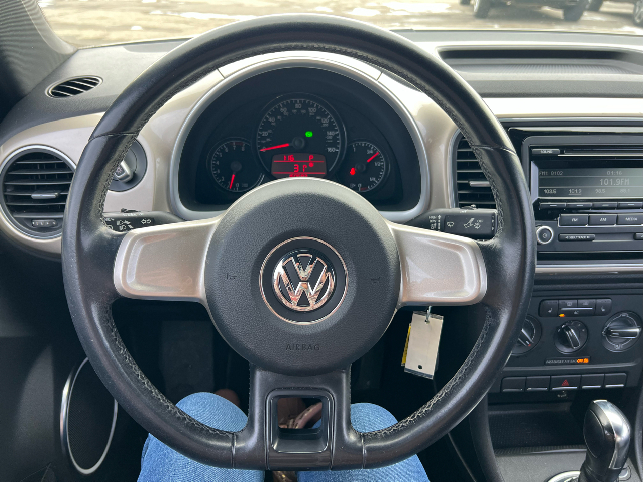 Volkswagen Beetle 2.5L 2D Coupe 2012