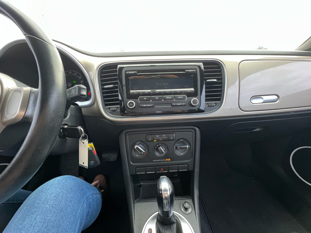 Volkswagen Beetle 2.5L 2D Coupe 2012