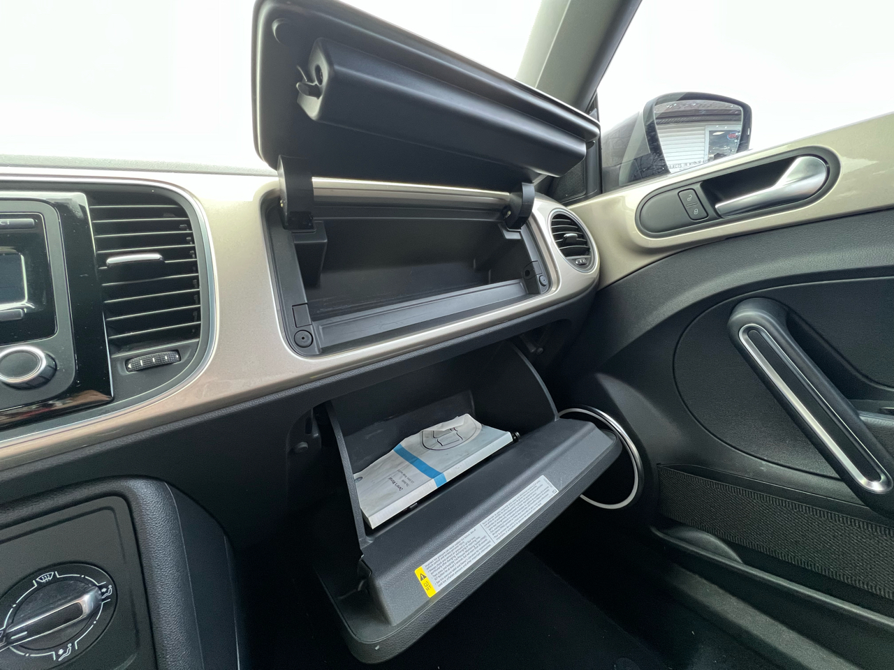 Volkswagen Beetle 2.5L 2D Coupe 2012