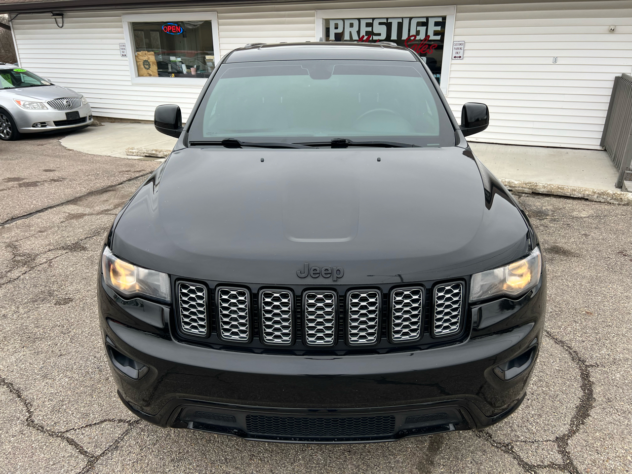 Jeep Grand Cherokee Laredo 4WD 2017