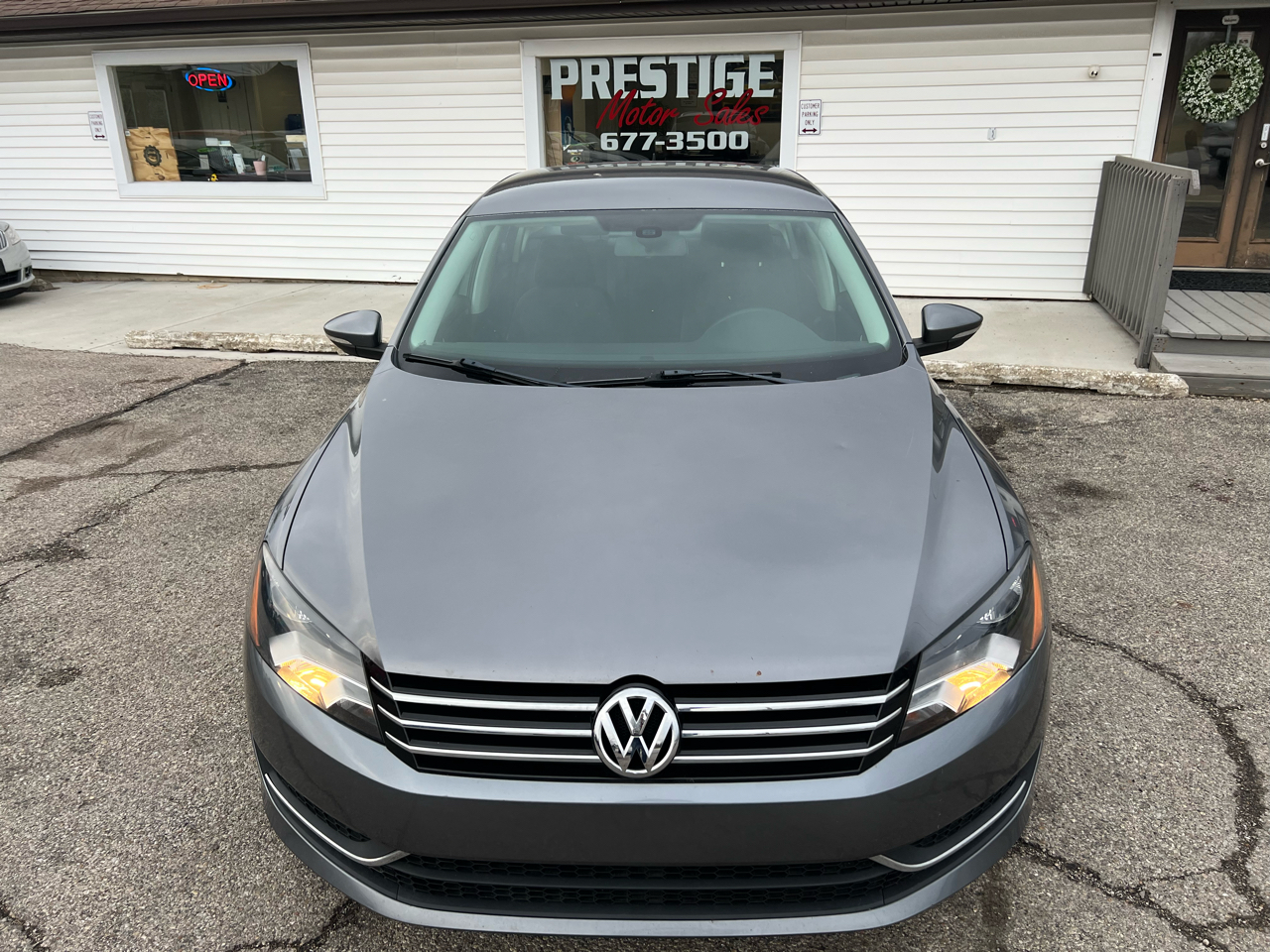 Volkswagen Passat 2.5L S W/Appearance 2012