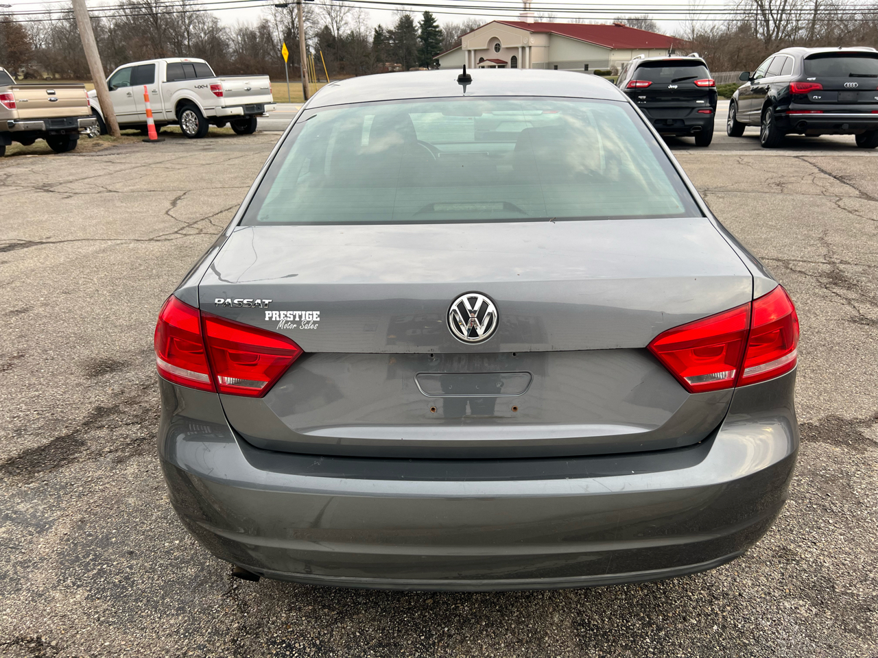 Volkswagen Passat 2.5L S W/Appearance 2012