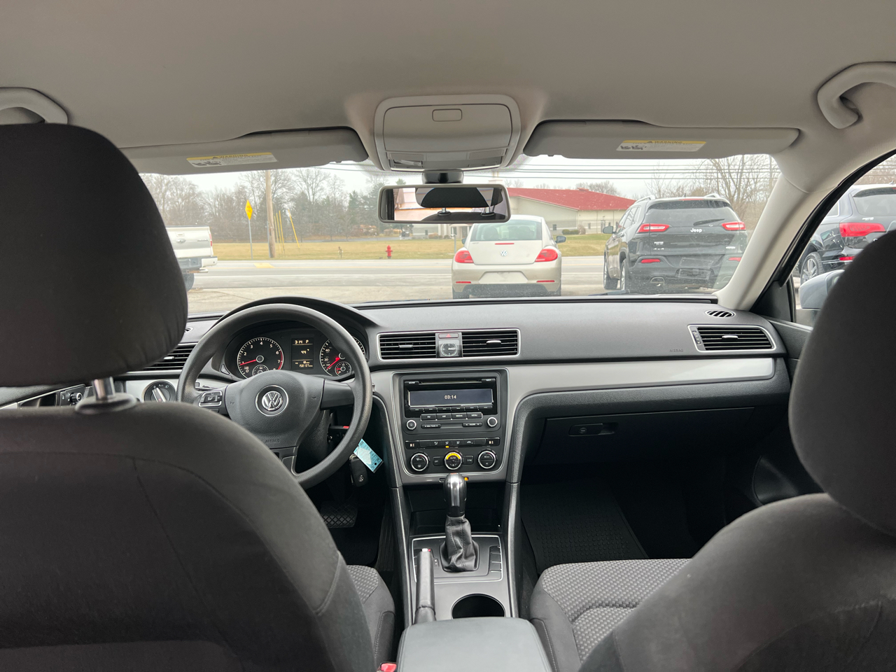 Volkswagen Passat 2.5L S W/Appearance 2012