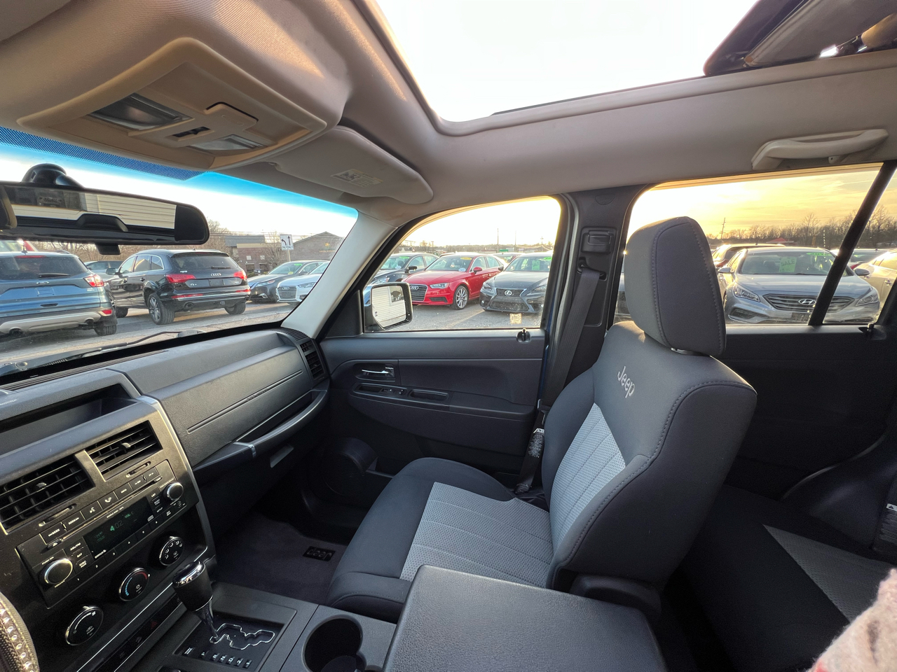 Jeep Liberty Sport 4WD 2009