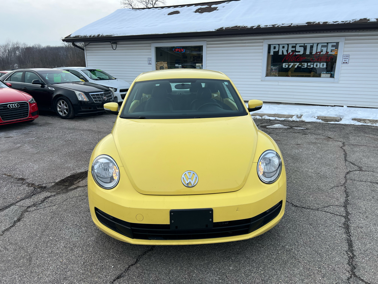 Volkswagen Beetle 2.5L w/Sunroof Sound & Nav 2013