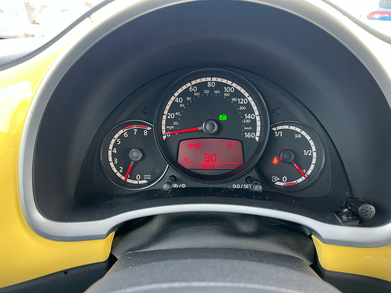 Volkswagen Beetle 2.5L w/Sunroof Sound & Nav 2013