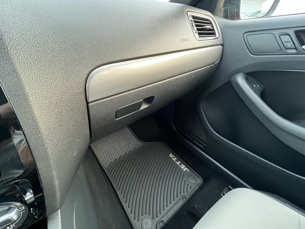 Volkswagen Jetta SE 6A 2016