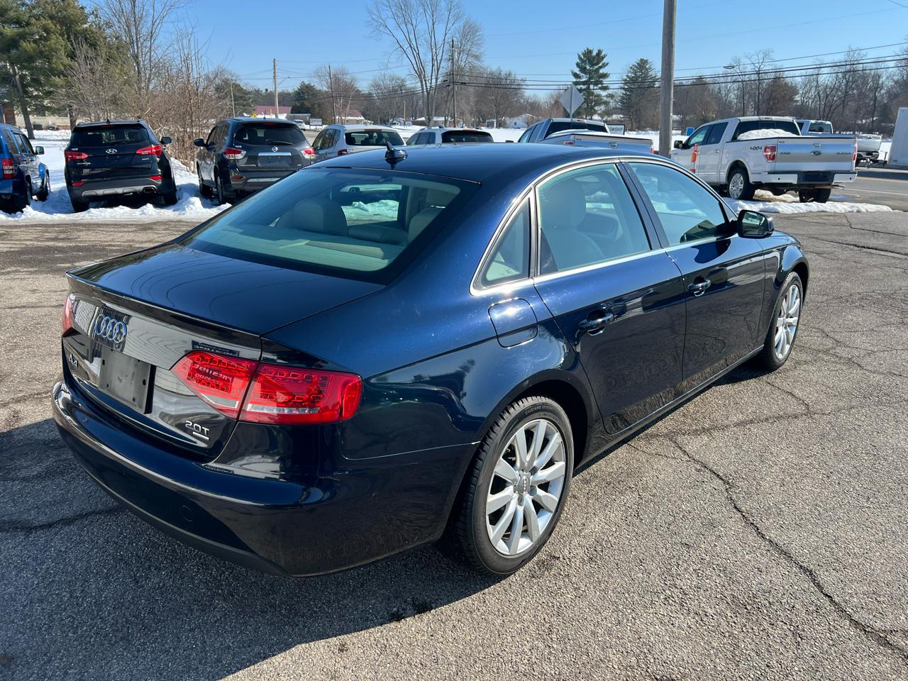 Audi A4 2.0T Premium Plus Sedan 2011