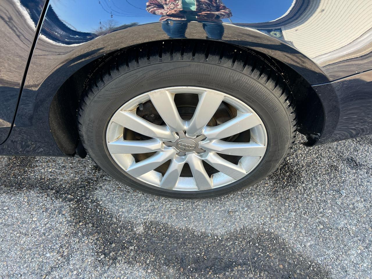 Audi A4 2.0T Premium Plus Sedan 2011