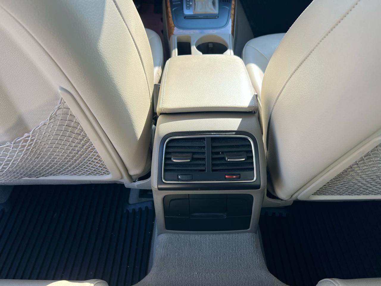 Audi A4 2.0T Premium Plus Sedan 2011