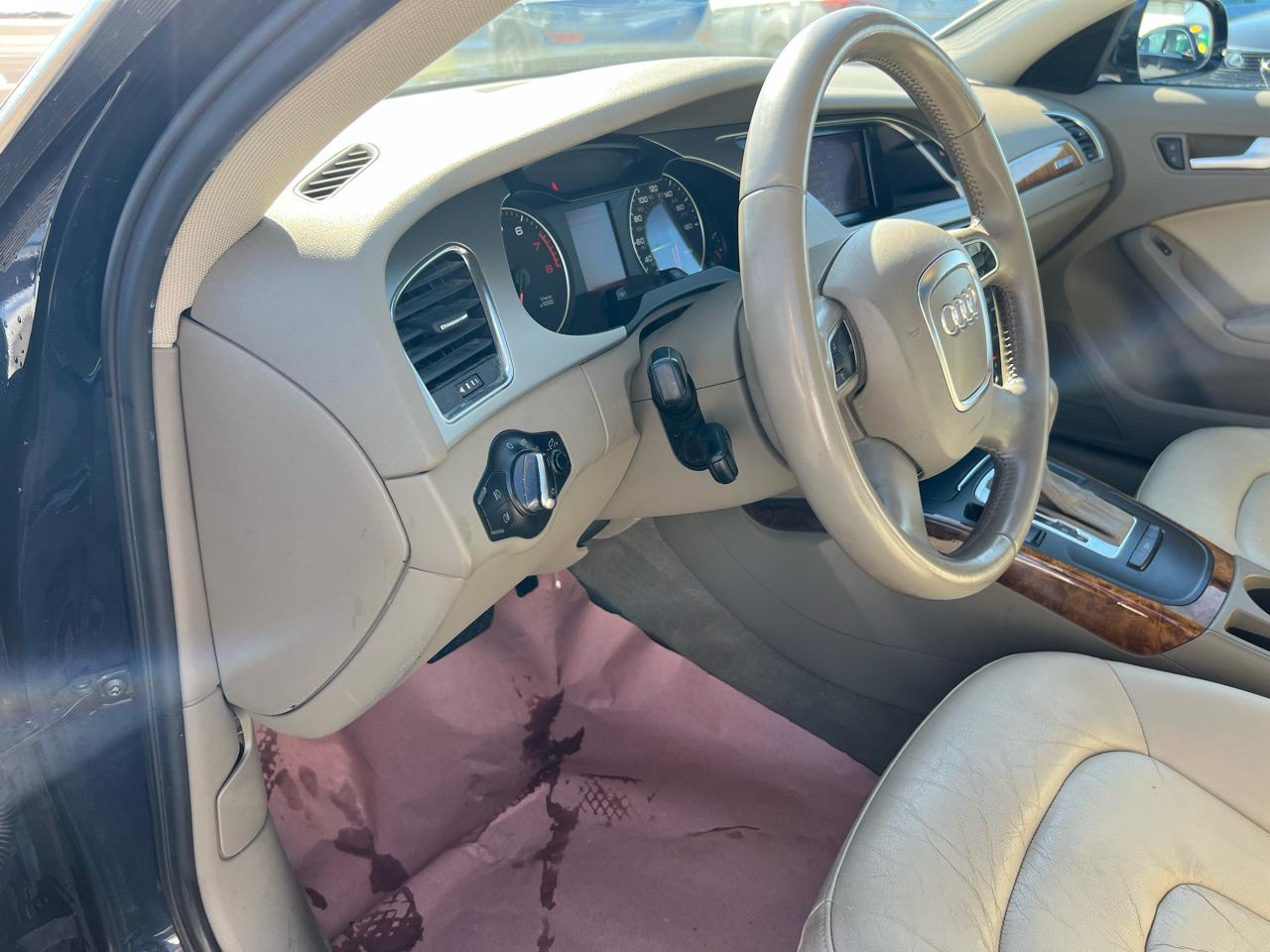 Audi A4 2.0T Premium Plus Sedan 2011