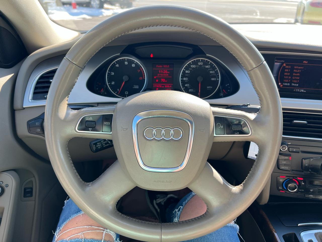 Audi A4 2.0T Premium Plus Sedan 2011