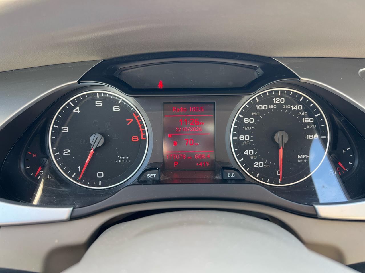 Audi A4 2.0T Premium Plus Sedan 2011