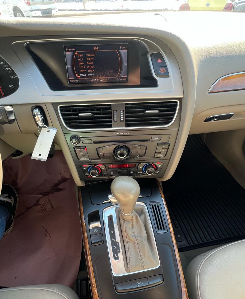 Audi A4 2.0T Premium Plus Sedan 2011