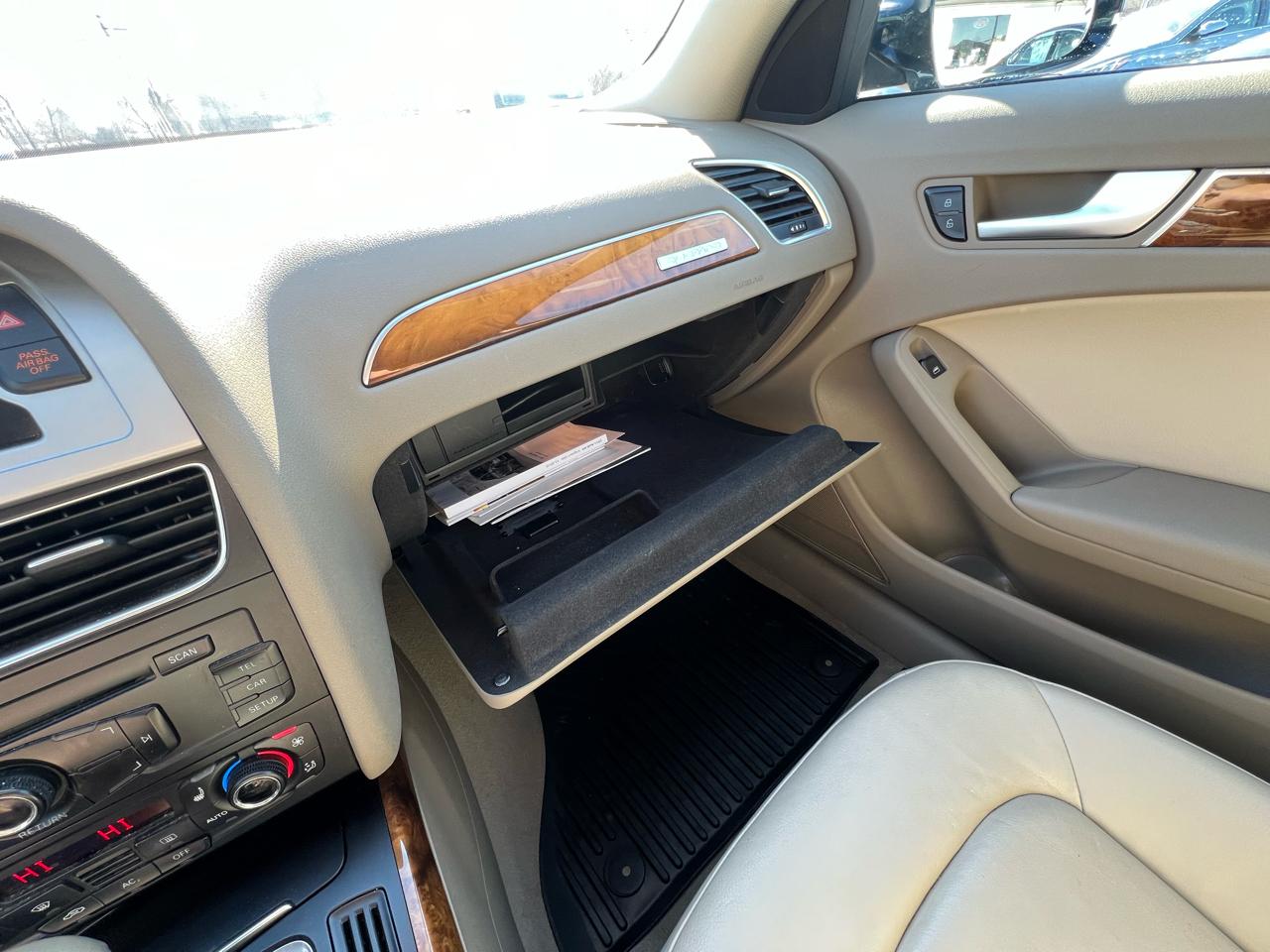 Audi A4 2.0T Premium Plus Sedan 2011