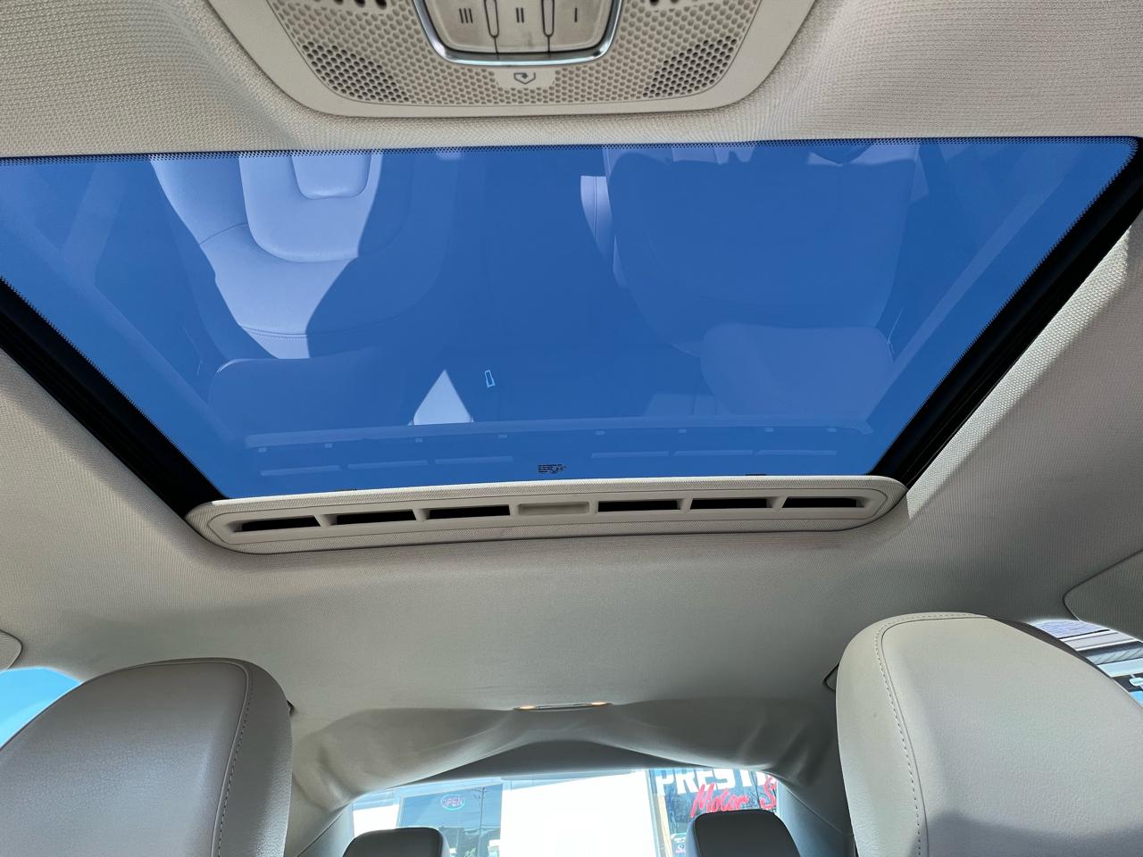 Audi A4 2.0T Premium Plus Sedan 2011