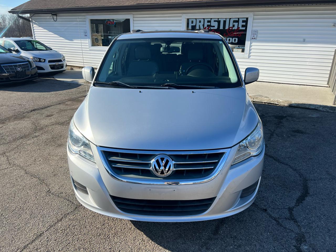Volkswagen Routan SEL 2012