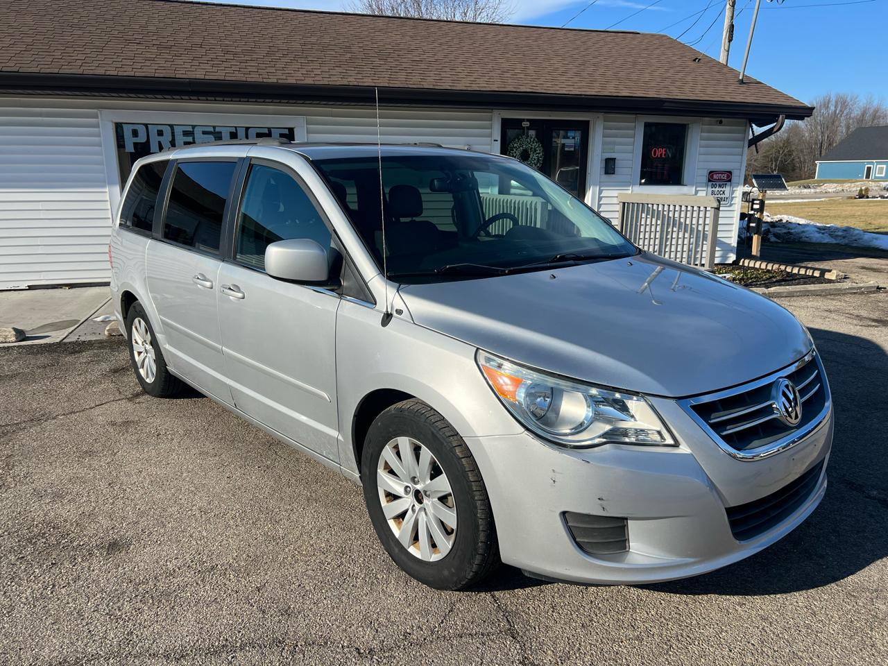 Volkswagen Routan SEL 2012