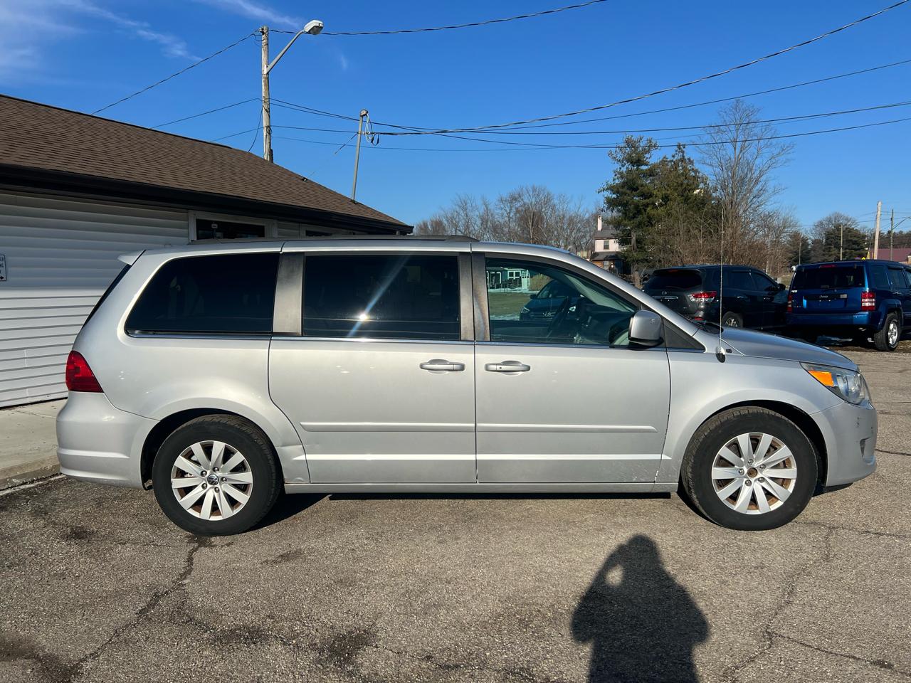 Volkswagen Routan SEL 2012