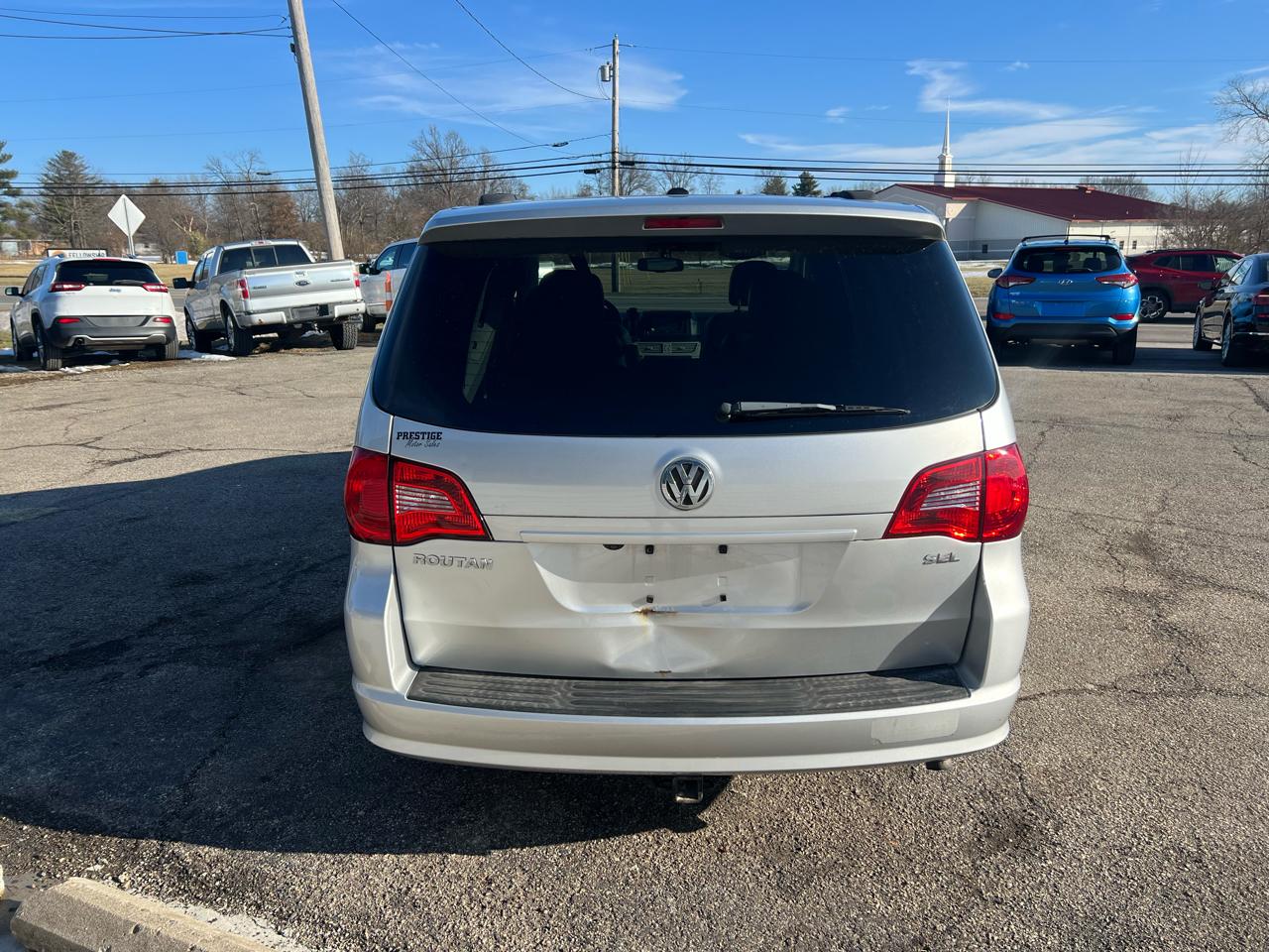 Volkswagen Routan SEL 2012
